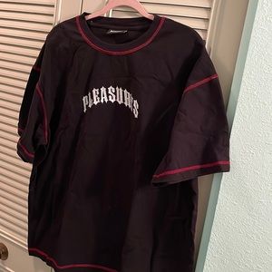 Pleasures Destroyer Contrast Stitch Tee. Black / red. Size XXL